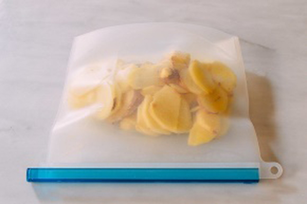 Mẹo bảo quản các loại rau gia vị tươi lâu trong ngăn đá tủ lạnh